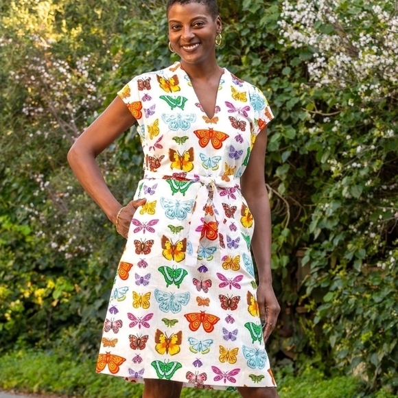 Lesley Evers Dresses & Skirts - Lesly Evers Elain Dress Colorful Butterfly Print Dress Sz M